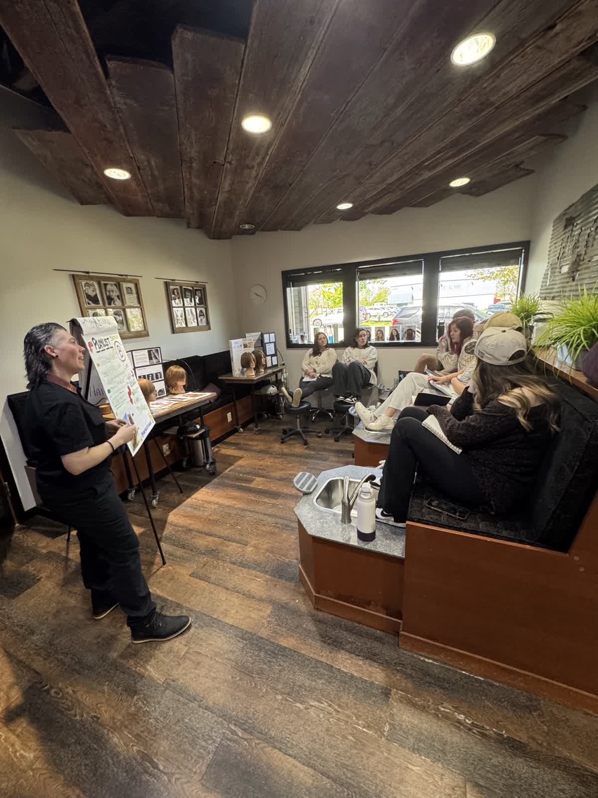 Julia Grace Salon nail photo 1